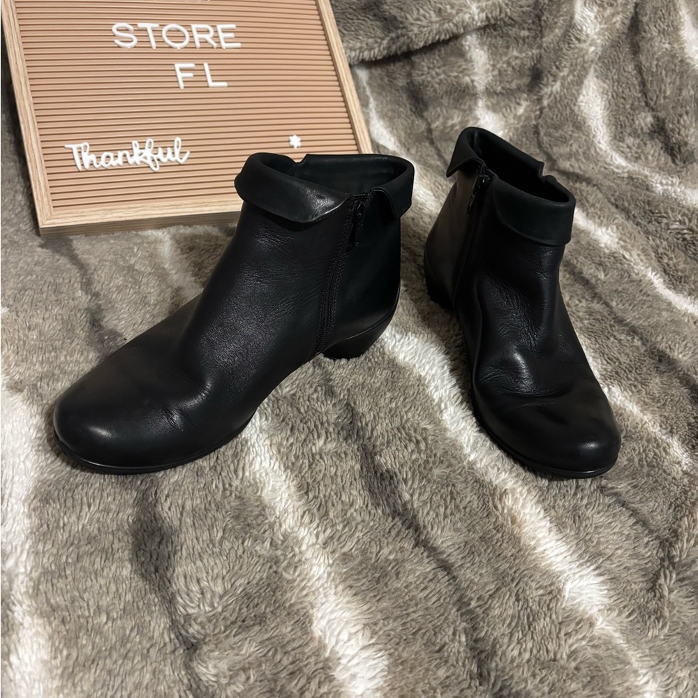 ECCO Black Ankle Boots for women 39